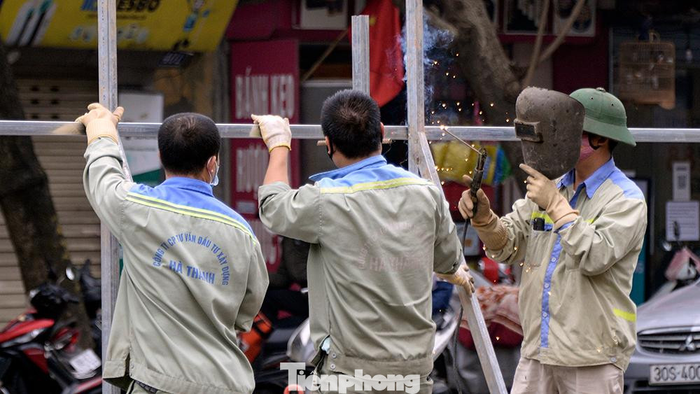 Tổng chi phí cho dự án là 25,6 tỷ đồng; thời gian thực hiện là 90 ngày, dự kiến đầu quý 2 năm 2022 dự án mở rộng đường Hoàng Quốc Việt sẽ hoàn thành và đưa vào sử dụng.