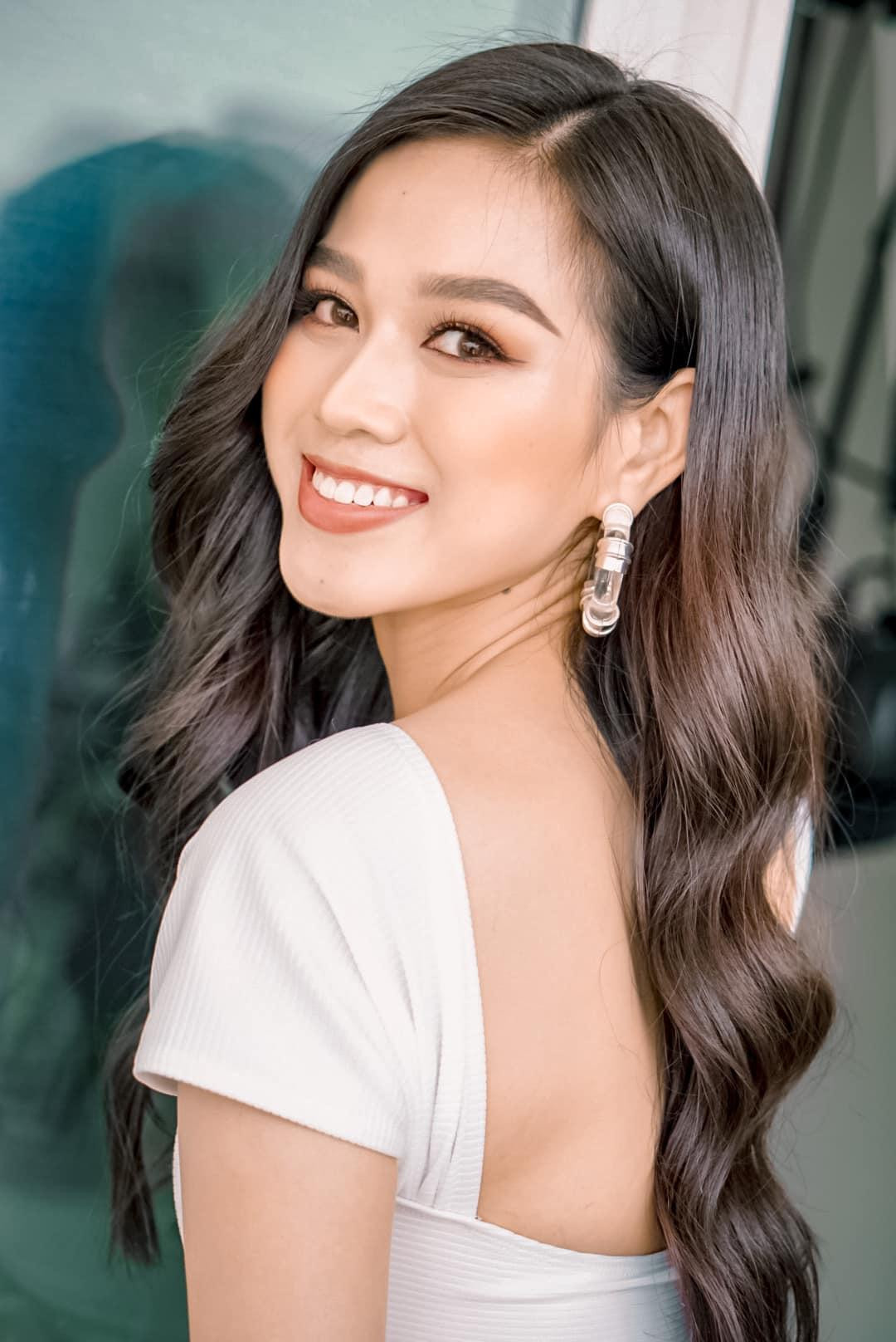 Sau hơn 4 tháng đăng quang, nhan sắc của Đỗ Thị Hà ngày càng 'thăng hạng' vô cùng xinh đẹp.