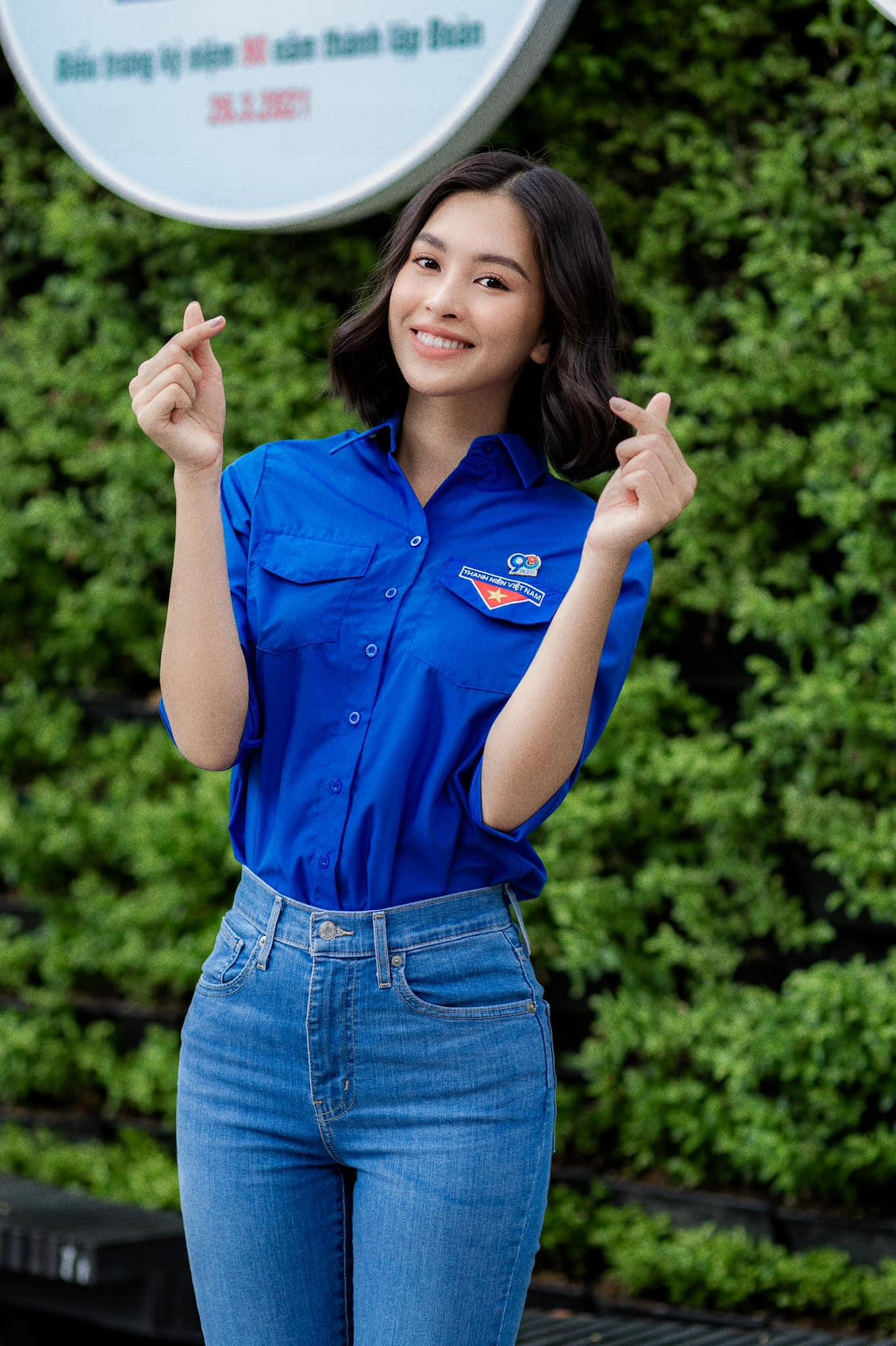 Hoa hậu Tiểu Vy xinh đẹp, dịu dàng khi diện áo đoàn.