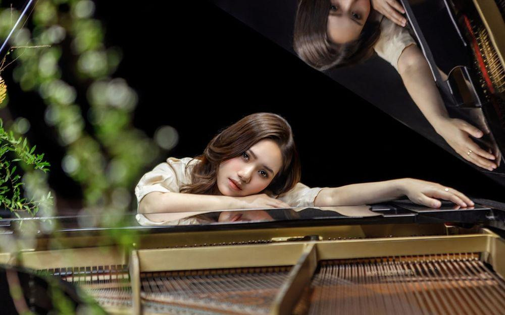 Thùy Chi là một trong những ca sĩ trẻ ra mắt MV dịp cuối năm.