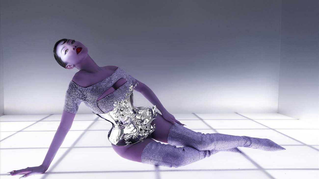 Tóc Tiên và hình ảnh mới mẻ, táo bạo trong album Cong.