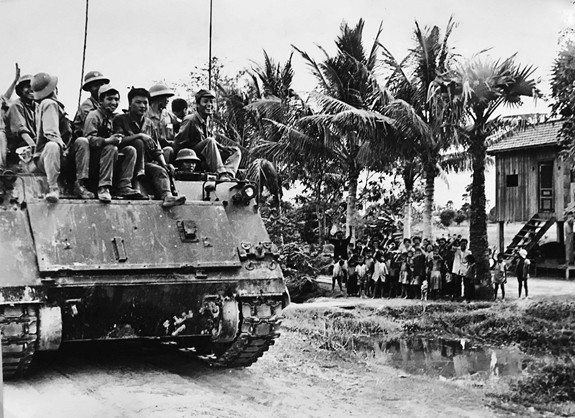 'Đội quân nhà Phật' trên đất nước Chùa tháp ảnh 1