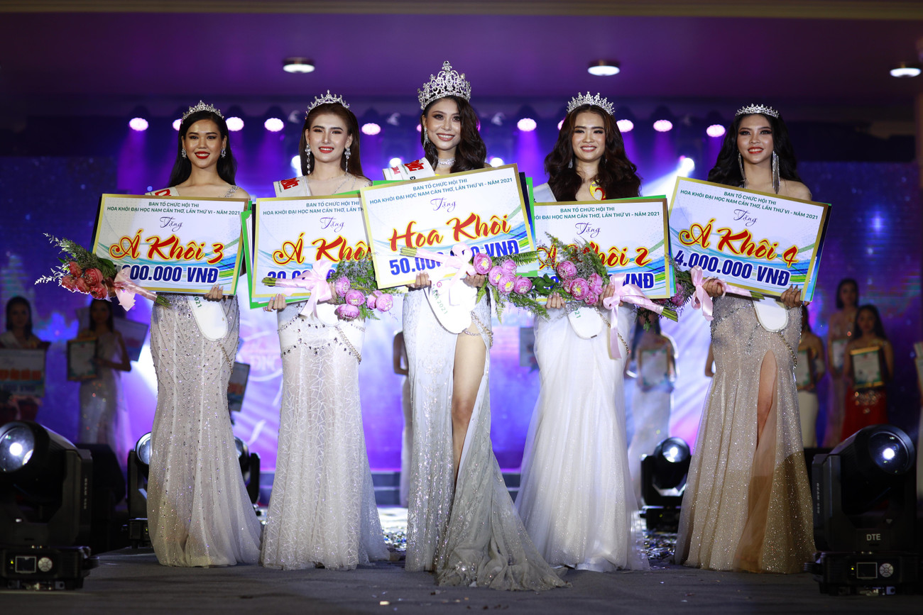 "Đến giờ mình vẫn còn lâng lâng trong niềm hạnh phúc. Mình đã nỗ lực hết mình, nhất là trong quá trình luyện tập", Thảo chia sẻ.