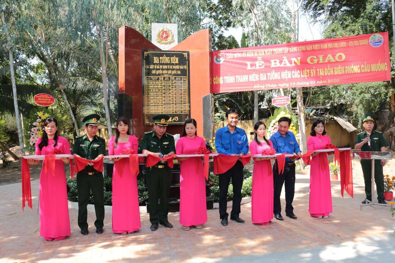 Khánh thành 2 bia tưởng niệm các chiến sĩ Bộ đội Biên phòng hy sinh trong Chiến tranh biên giới Tây Nam Khánh thành 2 bia tưởng niệm các chiến sĩ Bộ đội Biên phòng hy sinh trong Chiến tranh biên giới Tây Nam