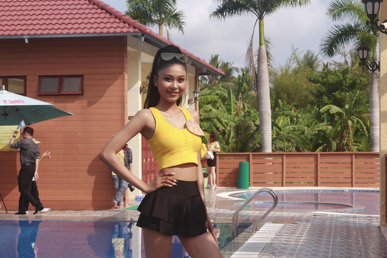 Trong thời gian sắp tới, ngoài việc học, Thảo dự định sẽ thử sức một cuộc thi nhan sắc tổ chức trong nước.