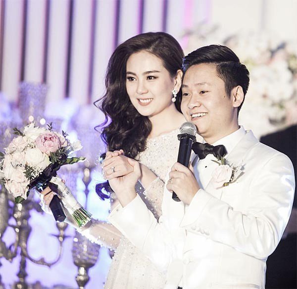 Đầu tháng 12/2016, Mai Ngọc bất ngờ lên xe hoa với một doanh nhân trẻ gốc Hà thành. 'Cô gái thời tiết' Mai Ngọc làm BTV Thời sự ảnh 9