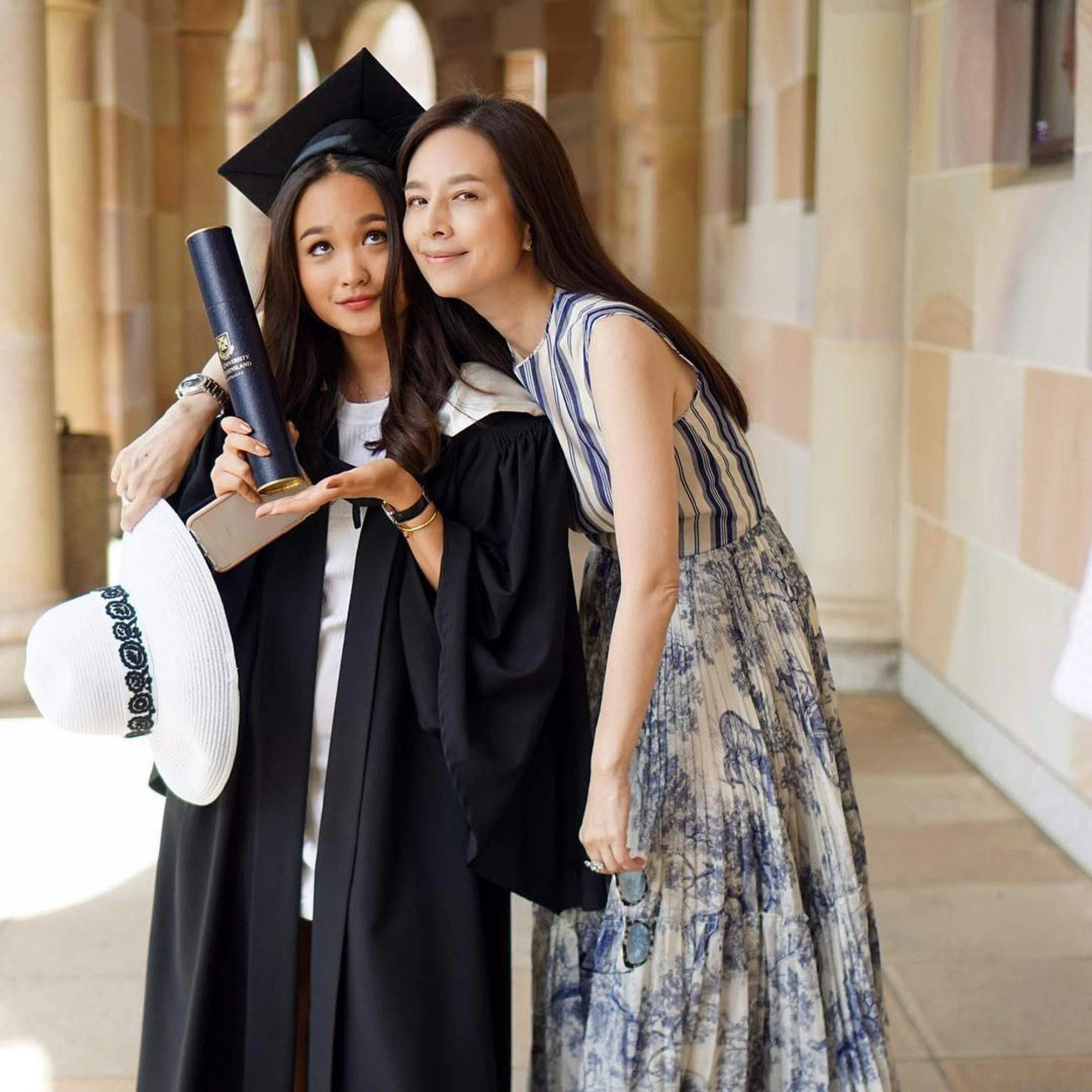 Madam Pang trong lễ ra trường của con gái