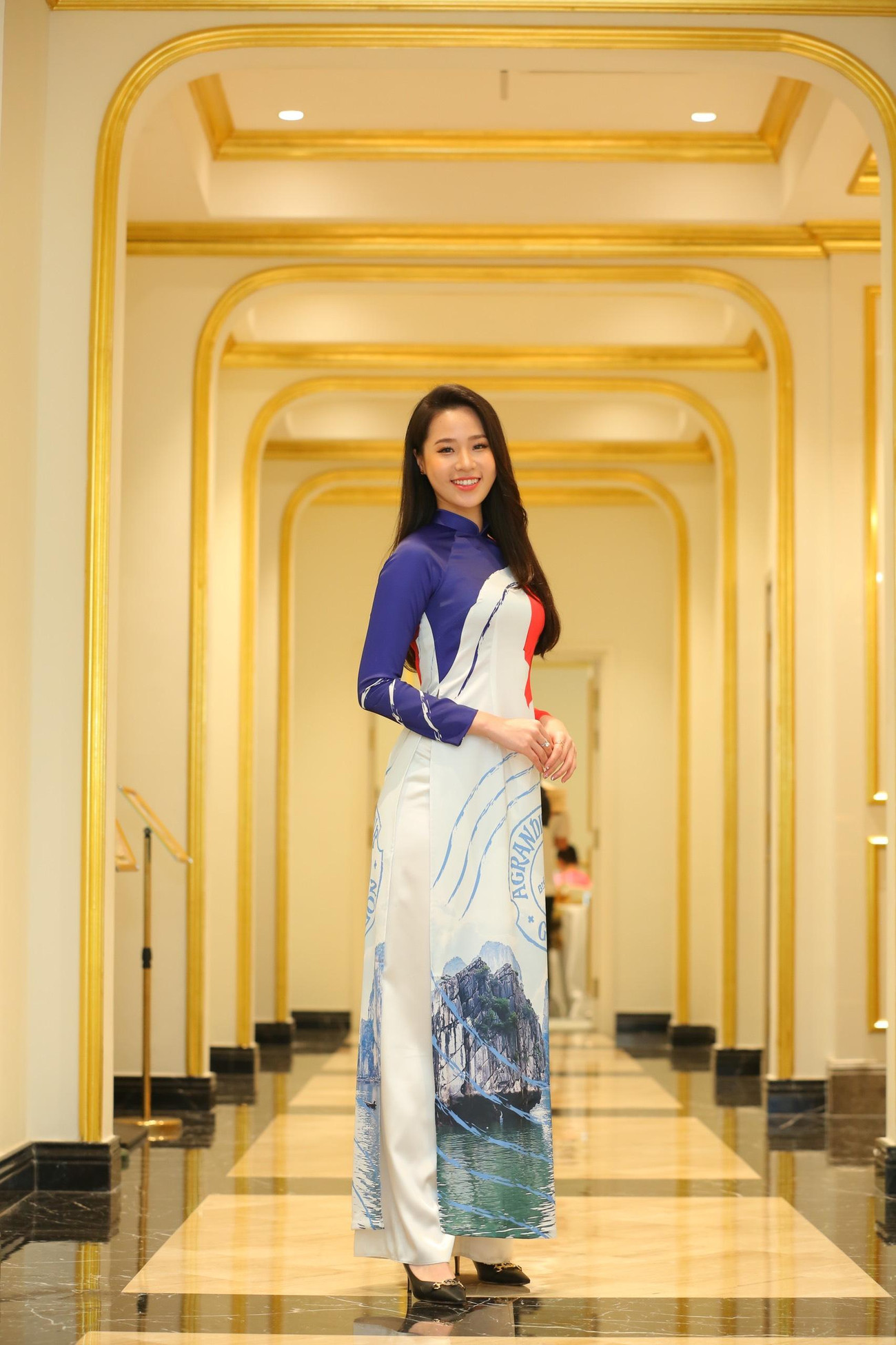 Người đẹp Biển Hoa hậu Việt Nam 2018 Nguyễn Hoàng Bảo Châu rạng rỡ tại buổi họp báo.