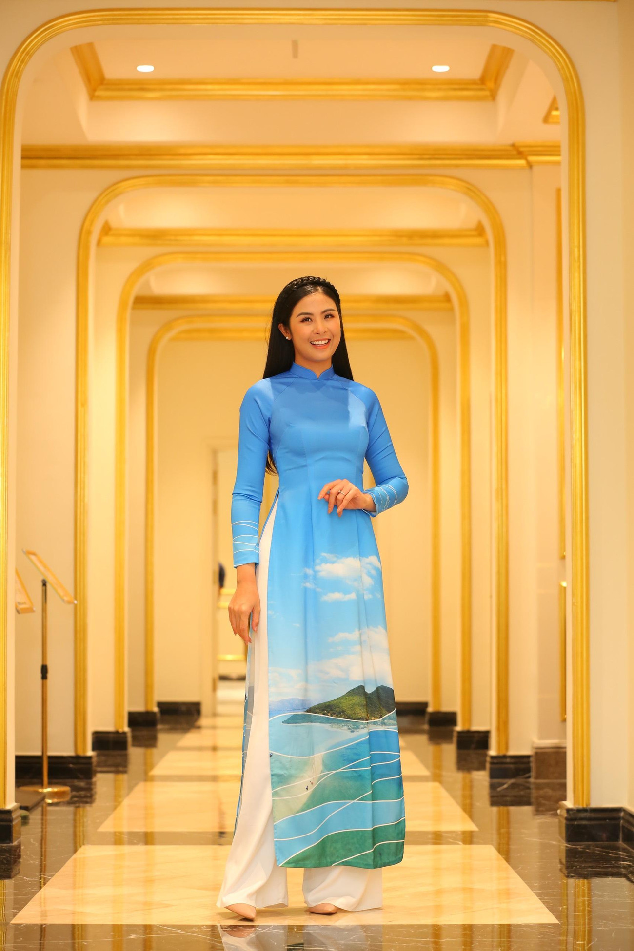 “Hôm nay, một lần nữa Ngọc Hân tự hào và hãnh diện khi được mang bộ sưu tập này đến với Giải Vô địch Quốc gia Marathon và cự ly dài báo Tiền Phong năm 2022. Hi vọng, bộ sưu tập này sẽ có hiệu ứng tích cực nhằm cổ động cho giải đấu” - Hoa hậu Ngọc Hân nói.