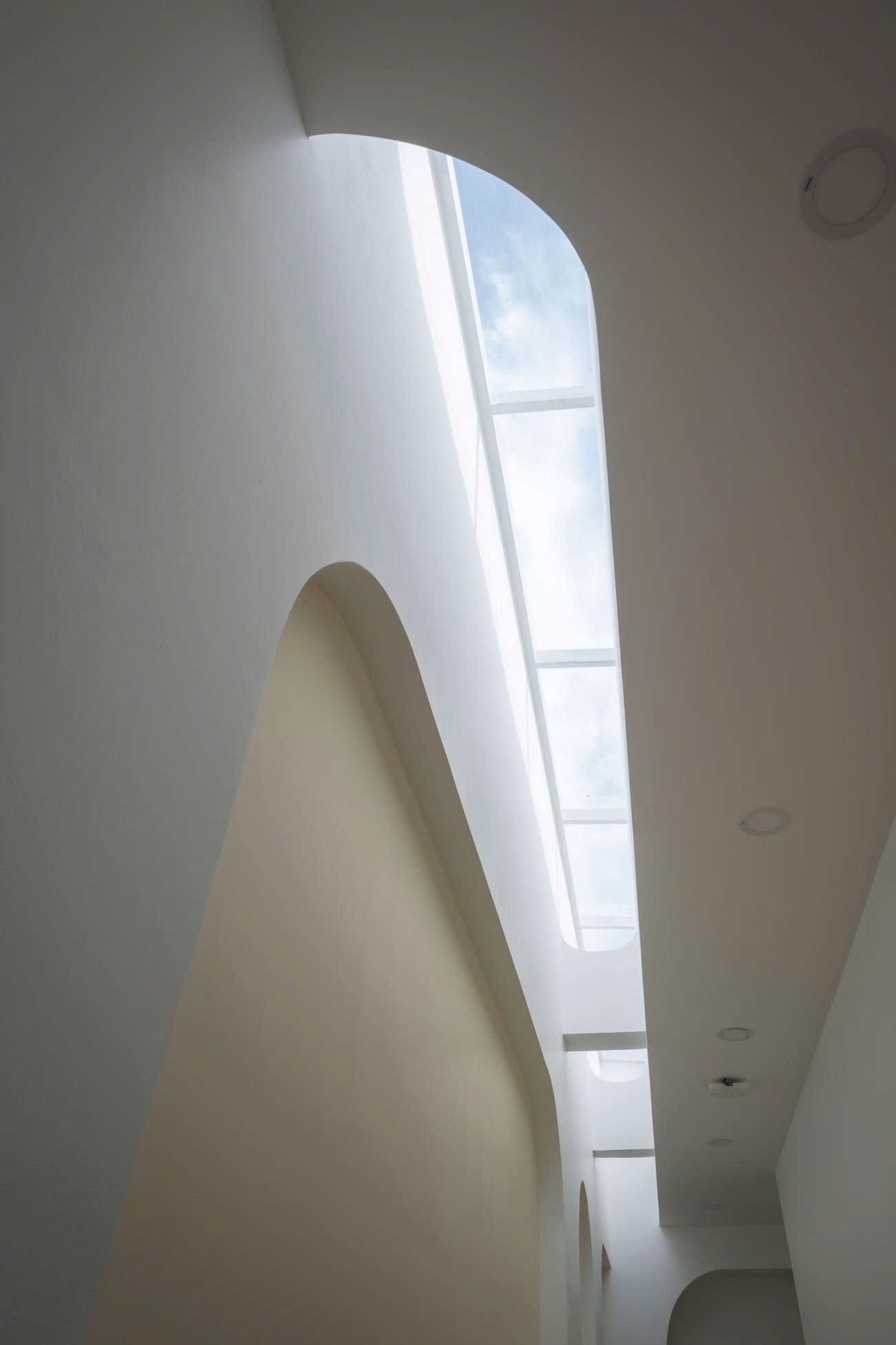 Các khe sáng làm việc vô cùng hiệu quả, giúp tiết kiệm chi phí điện.