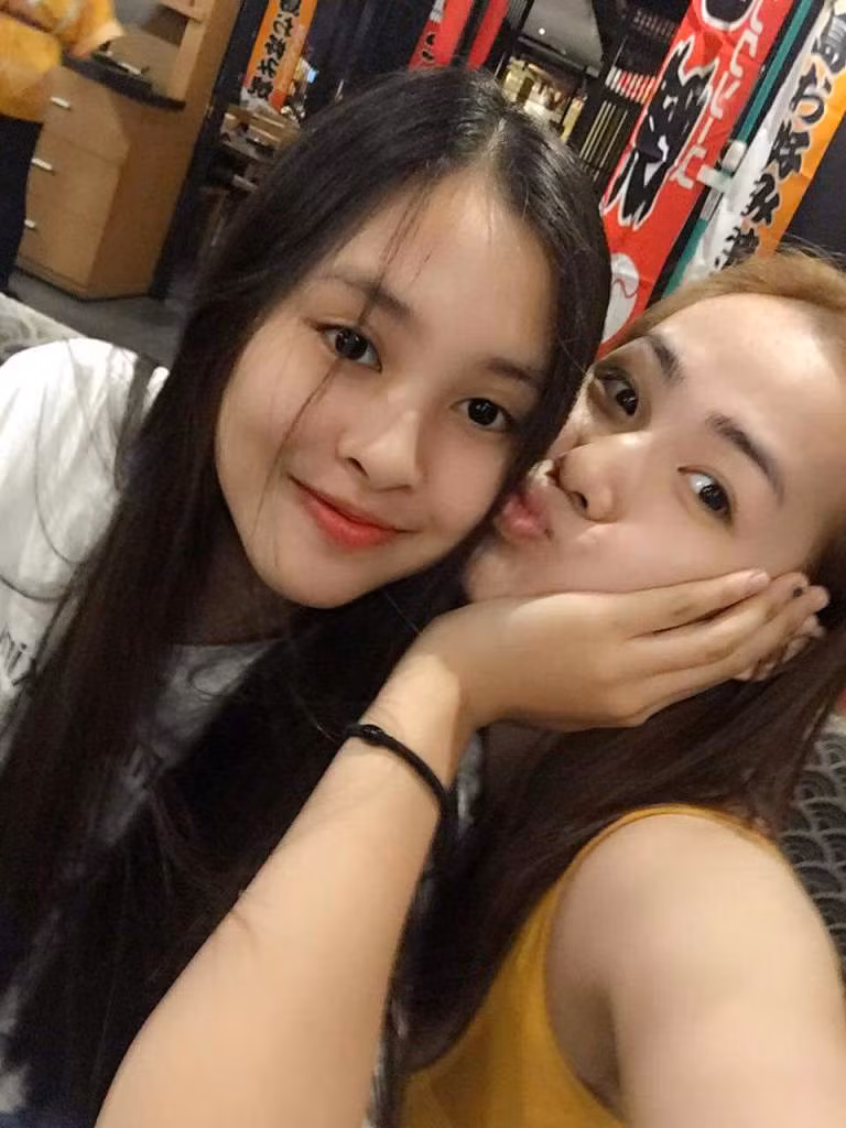 Xúc động câu chuyện Hoa hậu Trần Tiểu Vy chăm bố bị bệnh ảnh 4