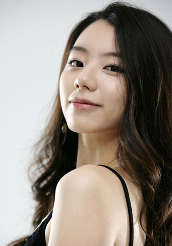 Nữ diễn viên Park Soo Jin Nam tài tử Bae Yong Joon sắp kết hôn ảnh 1