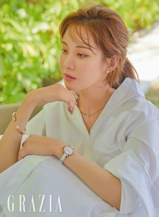 Dàn mỹ nhân xứ Hàn siêu gợi cảm giữa nắng hè ảnh 4