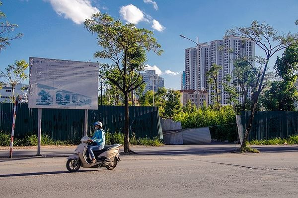 Các dự án công viên, hồ điều hòa Hà Nội ngổn ngang dưới nắng 40 độ ảnh 4