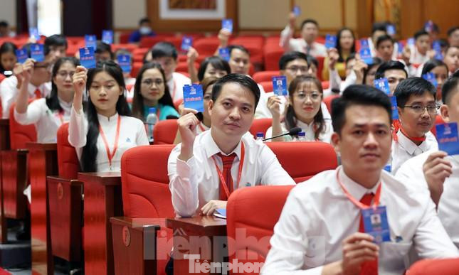 Các đại biểu đã tiến hành bỏ phiếu kín bầu Ban Chấp hành Tỉnh Đoàn Vĩnh Phúc khóa XVII nhiệm kỳ 2022 - 2027. (Ảnh: TPO) Các đại biểu đã tiến hành bỏ phiếu kín bầu Ban Chấp hành Tỉnh Đoàn Vĩnh Phúc khóa XVII nhiệm kỳ 2022 - 2027. (Ảnh: TPO)