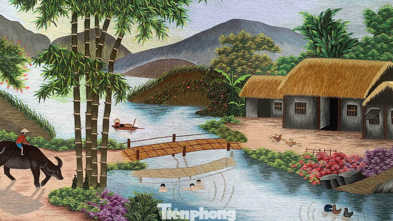 Không chỉ là vùng đất thuần nông trù phú, làng Xuân Nẻo, xã Hưng Đạo (huyện Tứ Kỳ, tỉnh Hải Dương) còn nổi tiếng với nghề thêu tranh tinh xảo. Những năm 1970, 1980 thế kỷ XX, về làng Xuân Nẻo đâu đâu cũng thấy nghệ nhân ngồi tỉ mẩn từng đường kim mũi chỉ.