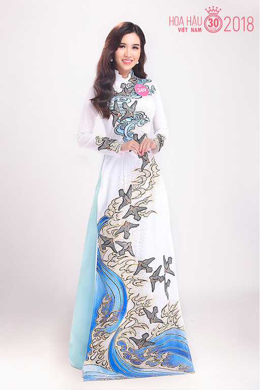 30 thí sinh Hoa hậu phía Nam khoe sắc dịu dàng với tà áo dài ảnh 4