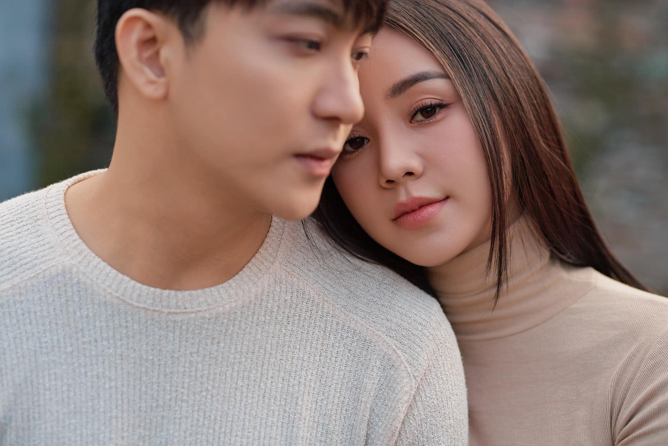 Quỳnh Kool không ngại những tin đồn với bạn diễn vì luôn có ranh giới rõ ràng. Cô chia sẻ không muốn yêu người trong showbiz. Quỳnh Kool không ngại những tin đồn với bạn diễn vì luôn có ranh giới rõ ràng. Cô chia sẻ không muốn yêu người trong showbiz.