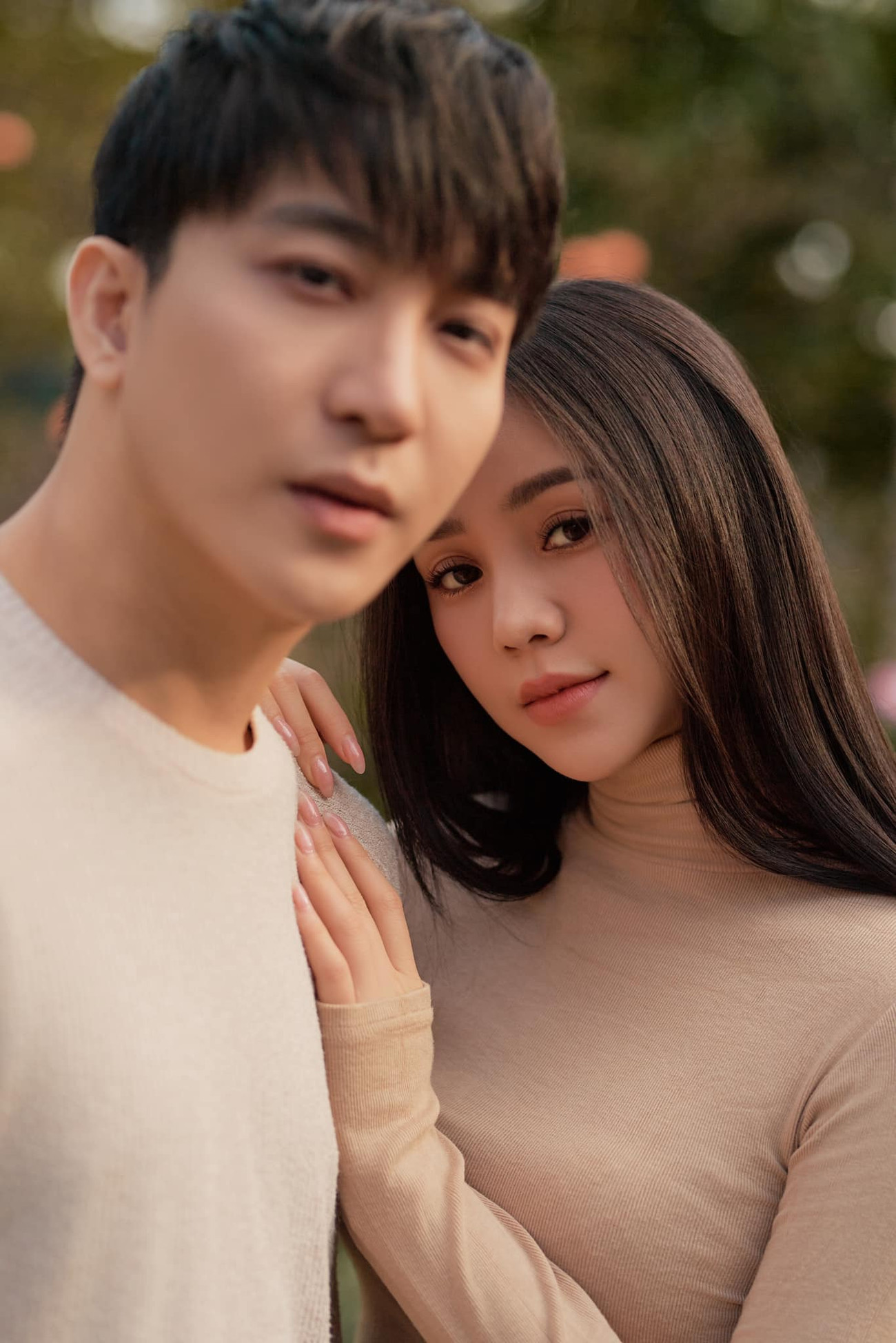 Quỳnh Kool không ngại những tin đồn với bạn diễn vì luôn có ranh giới rõ ràng. Cô chia sẻ không muốn yêu người trong showbiz. Quỳnh Kool không ngại những tin đồn với bạn diễn vì luôn có ranh giới rõ ràng. Cô chia sẻ không muốn yêu người trong showbiz.