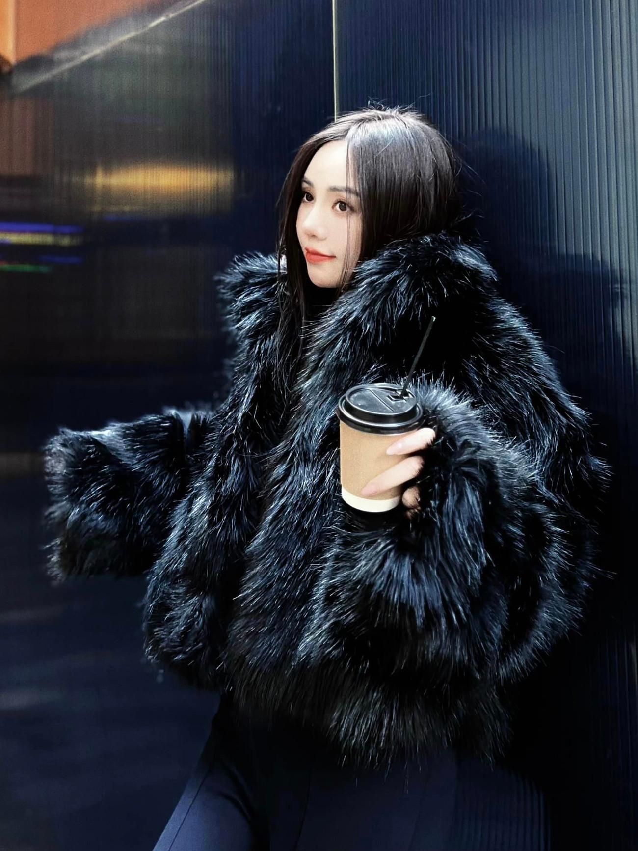 Theo Quỳnh Kool việc giữ khoảng cách với bạn diễn là cần thiết để cuộc sống trong phim và ngoài đời luôn cân bằng. Theo Quỳnh Kool việc giữ khoảng cách với bạn diễn là cần thiết để cuộc sống trong phim và ngoài đời luôn cân bằng.