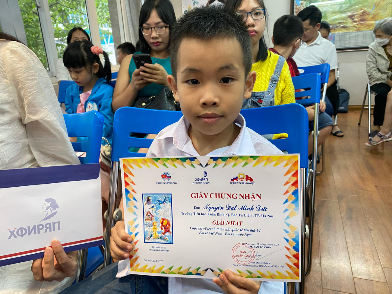 Em Nguyễn Đạt Minh Đức, học sinh Trường Tiểu học Xuân Đỉnh, Hà Nội, là một trong hai học sinh giành giải nhất của cuộc thi. (Ảnh: Thu Loan) Em Nguyễn Đạt Minh Đức, học sinh Trường Tiểu học Xuân Đỉnh, Hà Nội, là một trong hai học sinh giành giải nhất của cuộc thi. (Ảnh: Thu Loan)