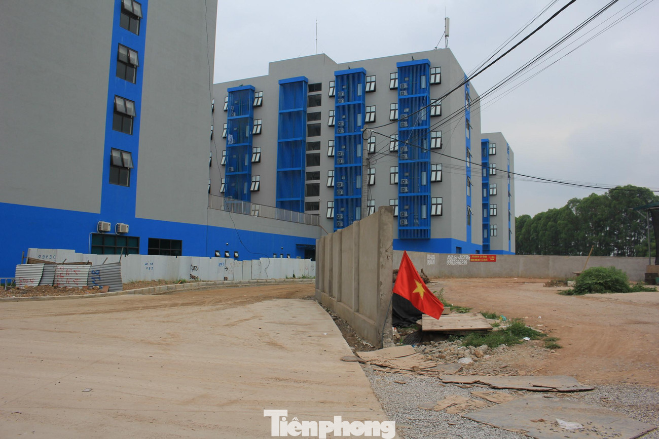 Đến ngày 17/5, phía chủ đầu tư đã có văn bản phúc đáp số 545, trong đó, chủ đầu tư đồng ý với đề nghị của UBND xã Nội Hoàng tại Công văn số 74 là xây dựng rãnh thoát nước sinh hoạt khu dân cư đầu Hồ Vườn Súng. Và dự kiến thực hiện xong trong tháng 8/2022.