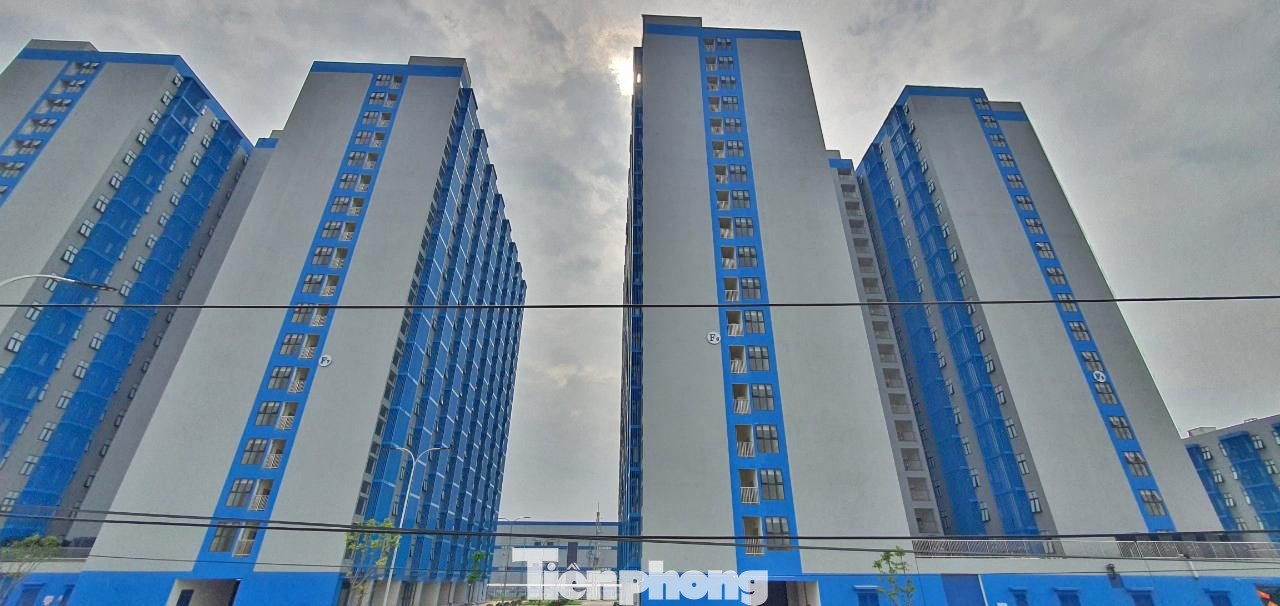 Trao đổi với Tiền Phong về vấn đề mà người dân bức xúc liên quan đến kênh T19, ông Thân Ngọc Hoàn, Chủ tịch UBND xã Nội Hoàng (huyện Yên Dũng) cho biết: Ngày 14/5/2022, UBND xã Nội Hoàng đã có Công văn số 74 về việc đề nghị xây dựng hệ thống kênh thoát nước tại thôn Chiền gửi tới chủ đầu tư dự án là công ty CPPT FuJi Bắc Giang và công ty CP Đầu tư và Xây dựng VINACO.