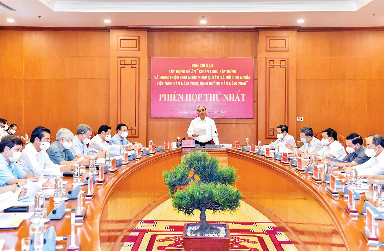 Chủ tịch nước Nguyễn Xuân Phúc chủ trì phiên họp thứ nhất, Ban Chỉ đạo xây dựng Đề án Nhà nước pháp quyền Chủ tịch nước Nguyễn Xuân Phúc chủ trì phiên họp thứ nhất, Ban Chỉ đạo xây dựng Đề án Nhà nước pháp quyền