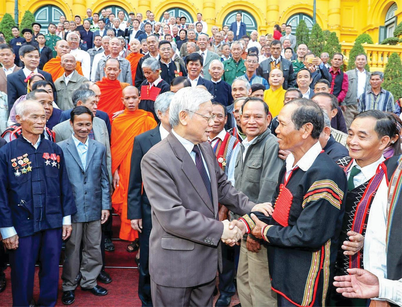 Tổng Bí thư Nguyễn Phú Trọng tiếp các già làng trưởng bản tại Phủ Chủ tịch Tổng Bí thư Nguyễn Phú Trọng tiếp các già làng trưởng bản tại Phủ Chủ tịch