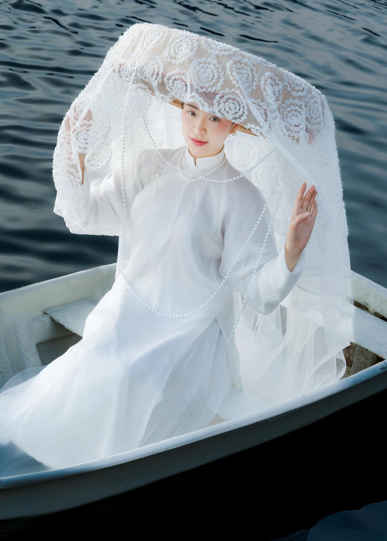 Sau khi kết hôn, Kim Oanh tiếp tục hoạt động nghệ thuật. Sau khi kết hôn, Kim Oanh tiếp tục hoạt động nghệ thuật.