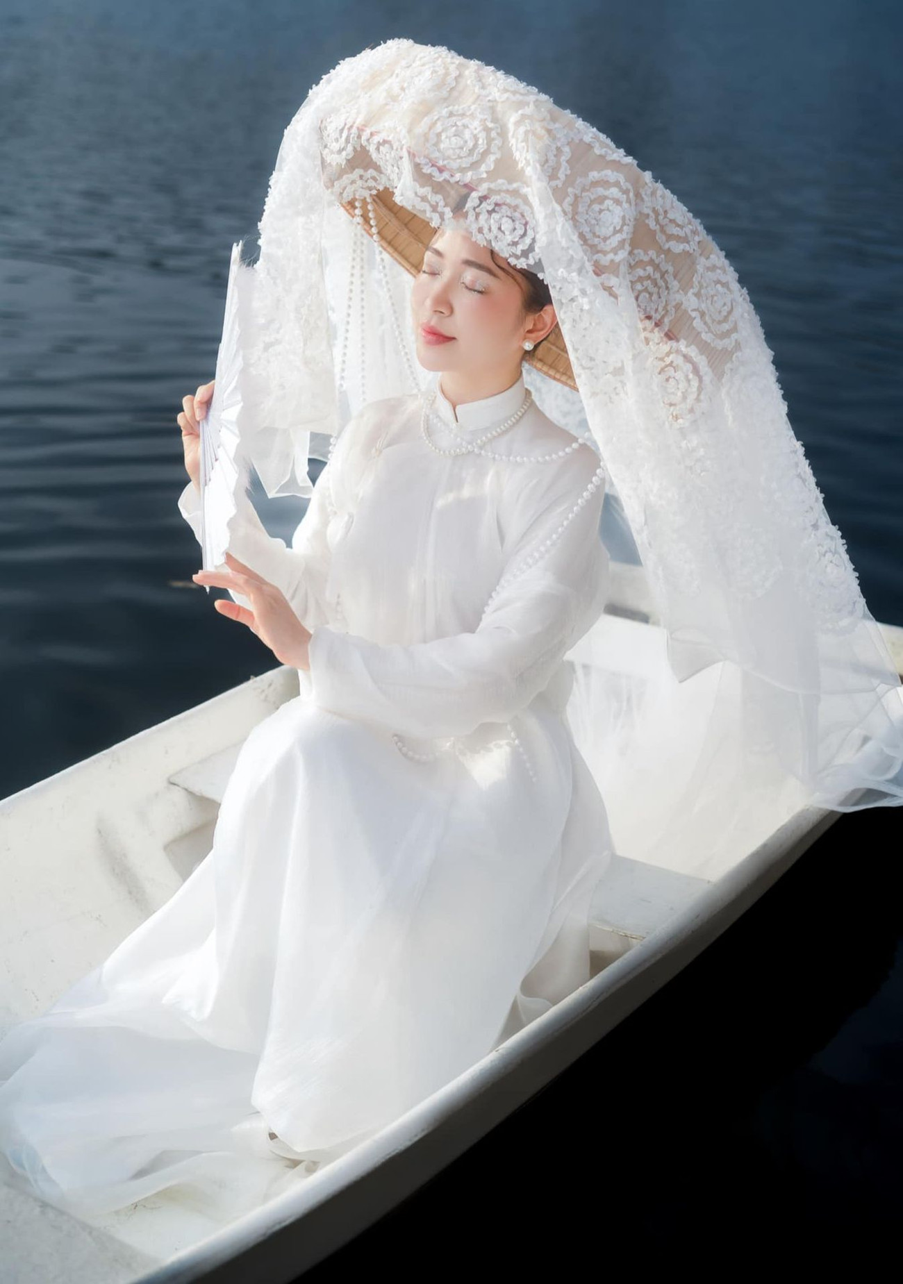 Sau khi kết hôn, Kim Oanh tiếp tục hoạt động nghệ thuật. Sau khi kết hôn, Kim Oanh tiếp tục hoạt động nghệ thuật.