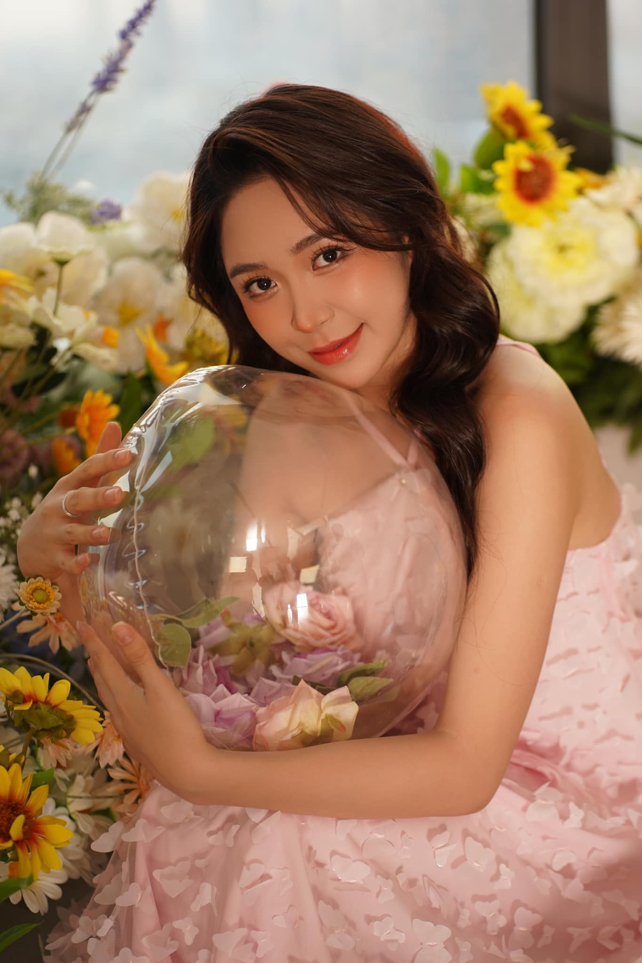 Nhan sắc nữ diễn viên Kim Oanh. Kim Oanh là sao Việt hiếm hoi không có scandal và được khán giả ghi nhận qua những vai diễn thực lực. Nhan sắc nữ diễn viên Kim Oanh. Kim Oanh là sao Việt hiếm hoi không có scandal và được khán giả ghi nhận qua những vai diễn thực lực.