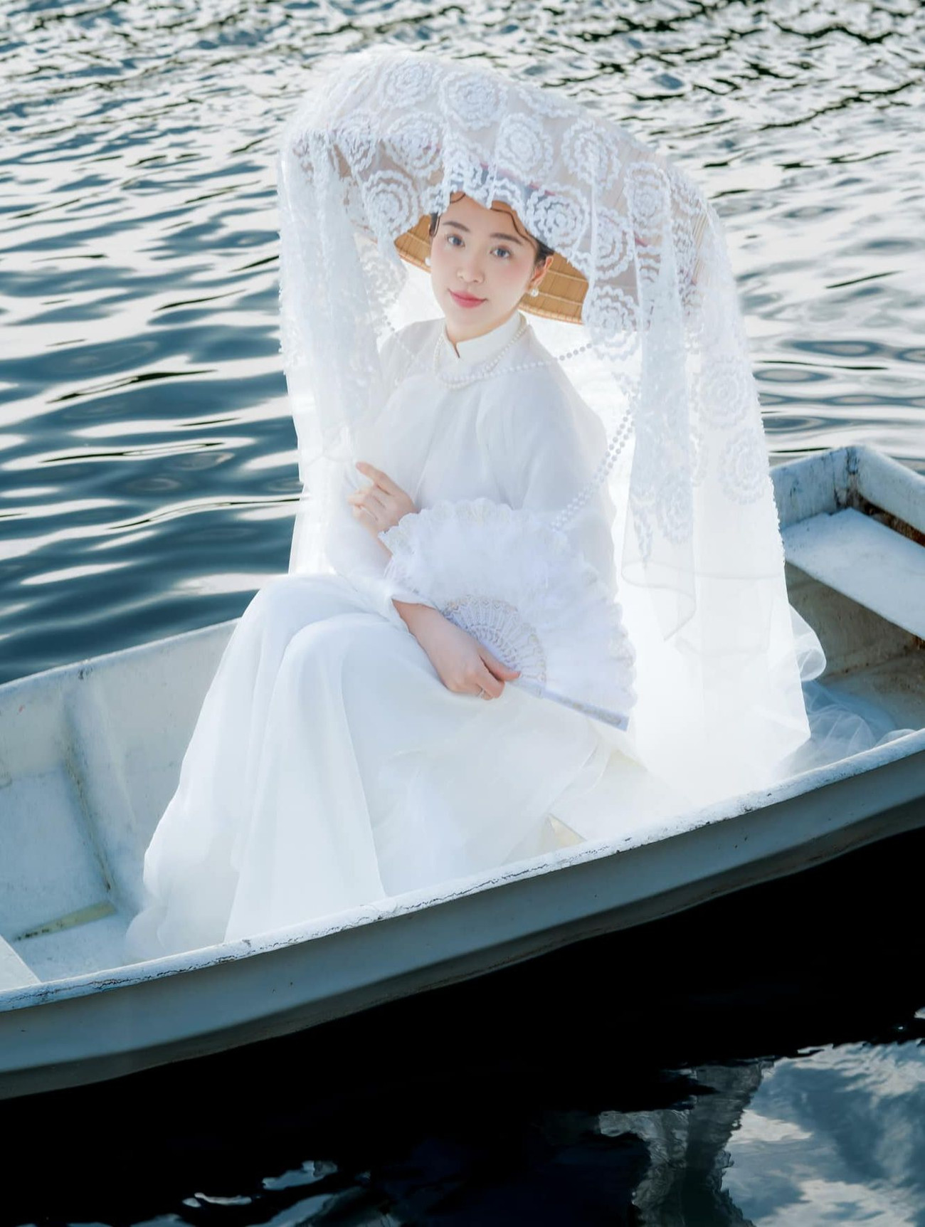 Sau khi kết hôn, Kim Oanh tiếp tục hoạt động nghệ thuật. Sau khi kết hôn, Kim Oanh tiếp tục hoạt động nghệ thuật.