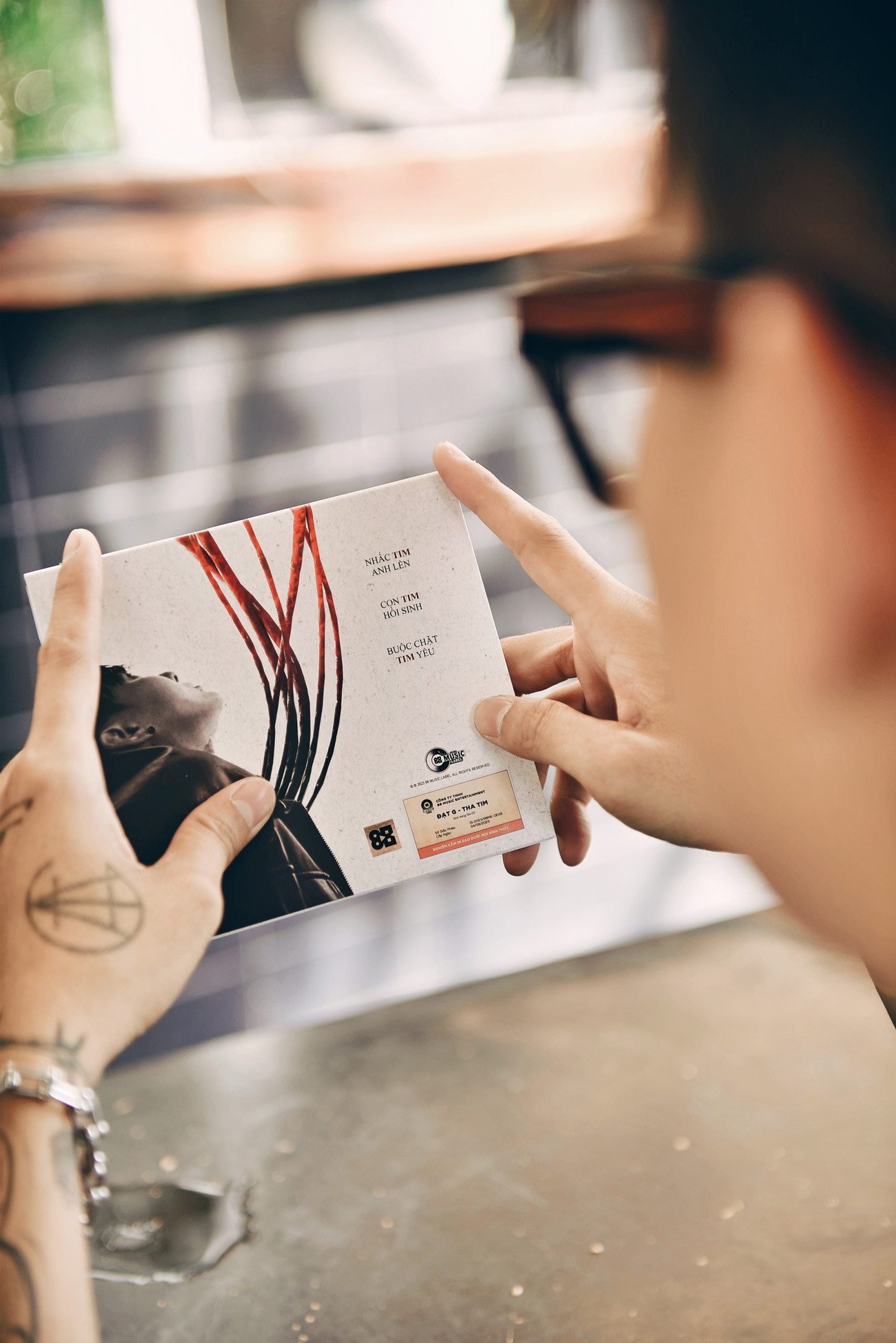 "Tôi tin rằng âm nhạc của mình là thứ thuần khiết nhất. Đơn giản tôi muốn viết nhạc và muốn nó ra đời để mọi người thưởng thức", Đạt G nói. Ảnh: Hoàng Nam.