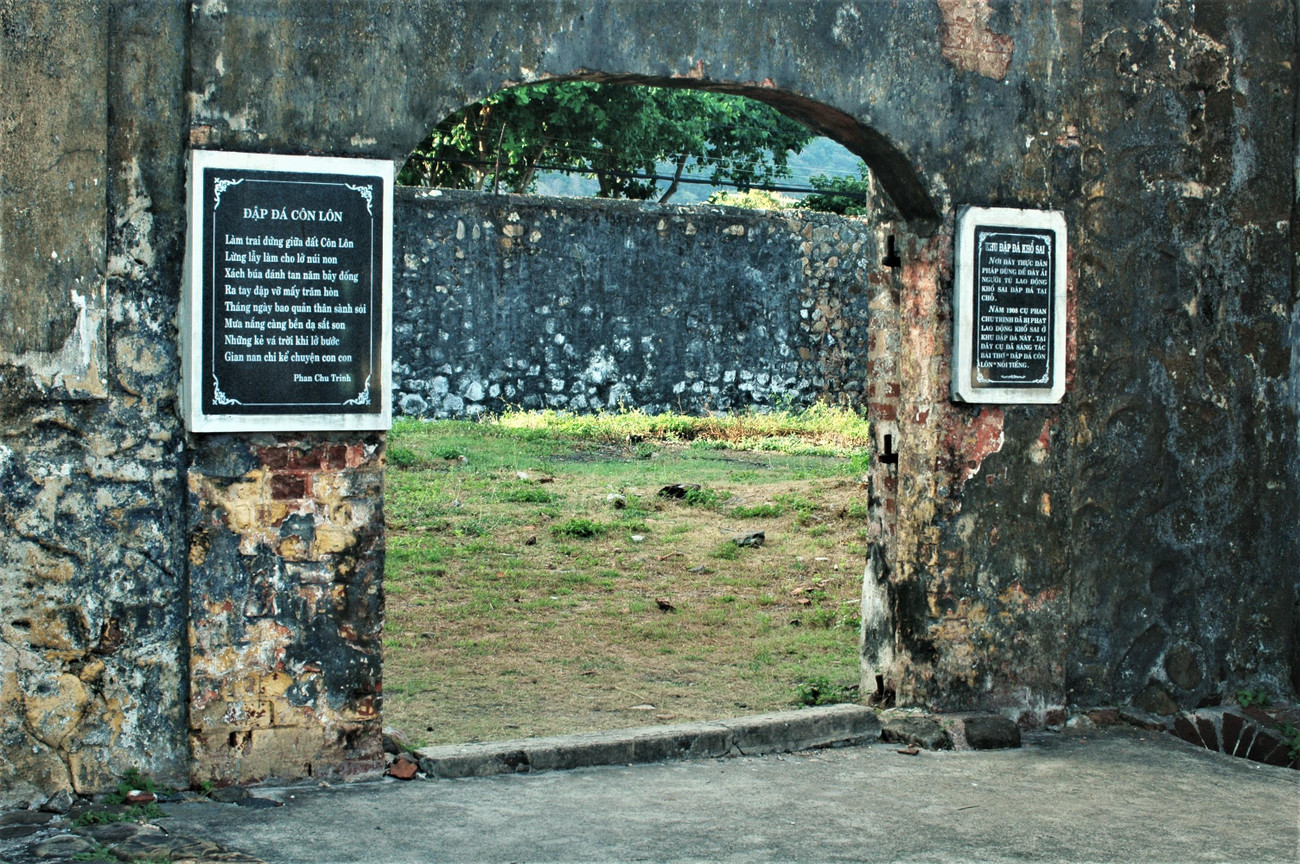 Bãi đập đá dành cho tù nhân trại Phú Hải