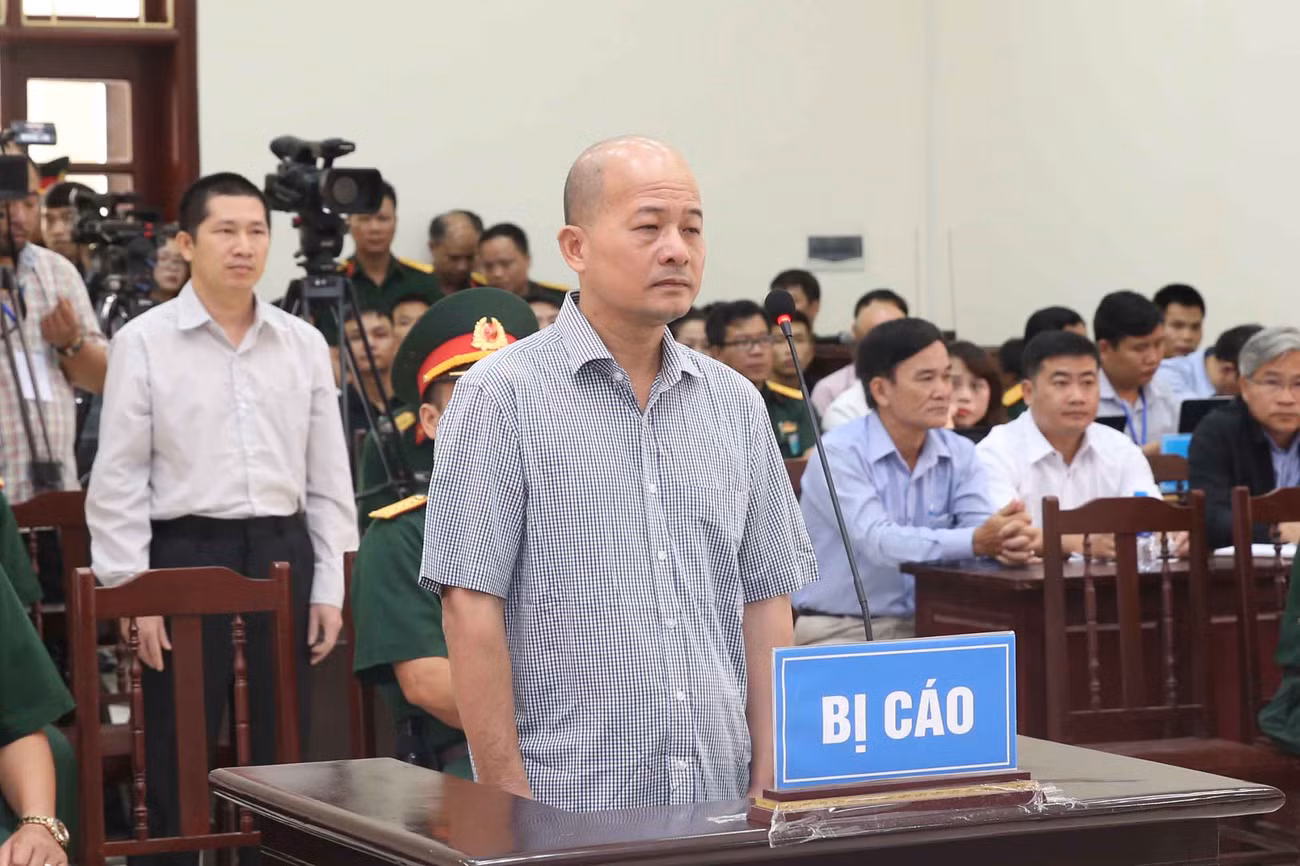 Toàn cảnh ngày đầu xét xử sơ thẩm bị cáo ‘Út trọc’ Đinh Ngọc Hệ ảnh 1