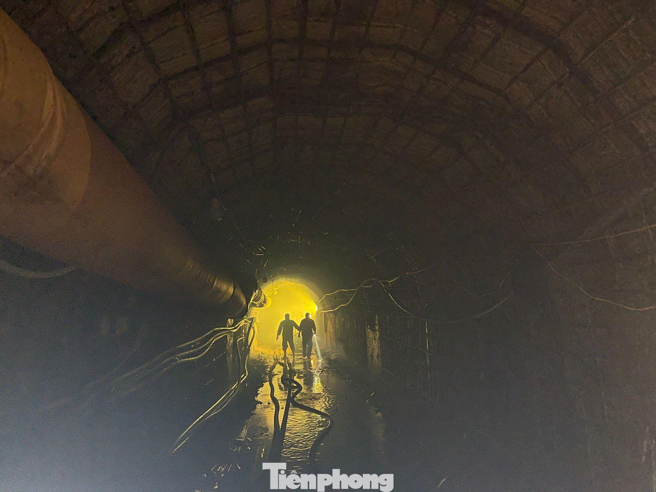 Trong đêm 3/7, gần 100 người gồm Cảnh sát Phòng cháy chữa cháy và Cứu nạn cứu hộ cùng lực lượng địa phương đã nỗ lực tìm kiếm anh Lý A Dia.