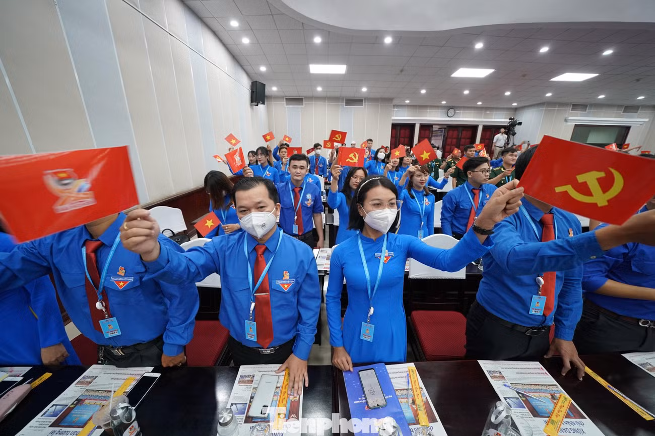 Anh Triết cũng đề nghị Ban Chấp hành Tỉnh đoàn khoá XIII cần tiếp tục phát huy mạnh mẽ vai trò của tổ chức Đoàn trong công tác phụ trách, định hướng, chăm sóc, giáo dục thanh thiếu niên, nhi đồng. Anh Triết cũng đề nghị Ban Chấp hành Tỉnh đoàn khoá XIII cần tiếp tục phát huy mạnh mẽ vai trò của tổ chức Đoàn trong công tác phụ trách, định hướng, chăm sóc, giáo dục thanh thiếu niên, nhi đồng.