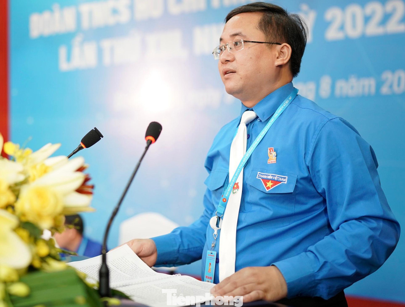 Anh Nguyễn Quốc Huy - Ủy viên Ban Thường vụ Trung ương Đoàn, Bí thư Tỉnh Đoàn Bình Thuận khóa XII, trình bày tóm tắt dự thảo Báo cáo chính trị của Ban Chấp hành khóa XII.