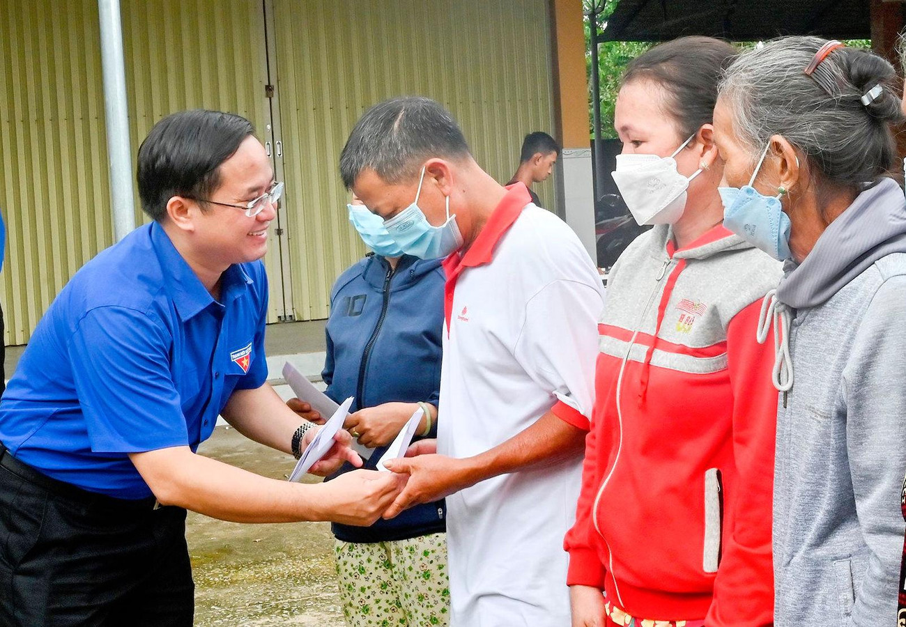 Nghị quyết Đại hội Đoàn TNCS Hồ Chí Minh tỉnh Bình Thuận khóa XIII, nhiệm kỳ 2022-2027, hướng về cộng đồng, chung tay thực hiện các nhiệm vụ phát triển kinh tế xã hội, giữ gìn an ninh trật tự trên địa bàn