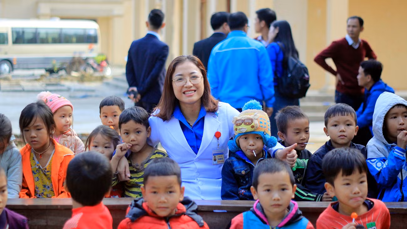 Một chuyến tình nguyện, tặng quà cho trẻ em do đoàn viên thanh niên tỉnh Thái Bình tổ chức.