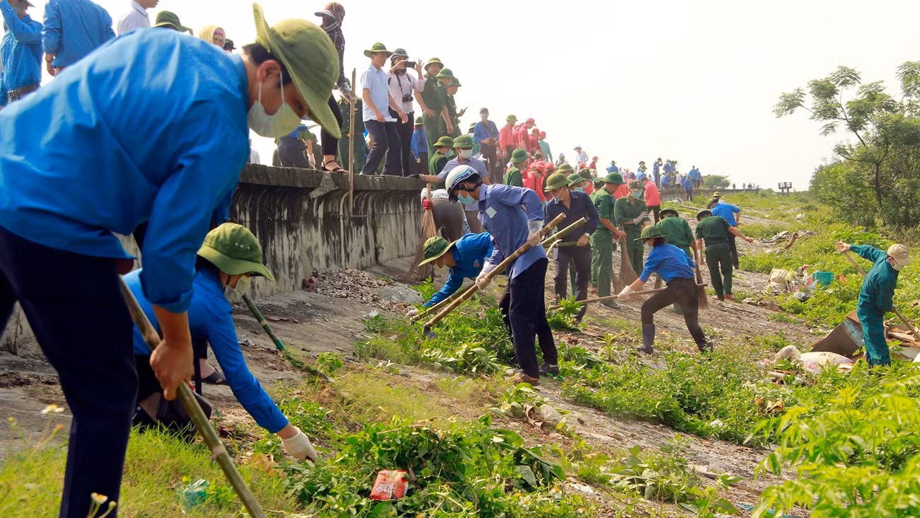 Trong đó, tuổi trẻ tỉnh Thái Bình đã chung tay xây dựng nông thôn mới, đô thị văn minh, triển khai sâu rộng với nhiều công trình, phần việc thiết thực. Nhiều mô hình được đánh giá sáng tạo, hiệu quả như: Thắp sáng đường quê, chuyển giao tiến bộ khoa học kỹ thuật mới trong sản xuất nông nghiệp, mỗi xã một sản phẩm OCOP...