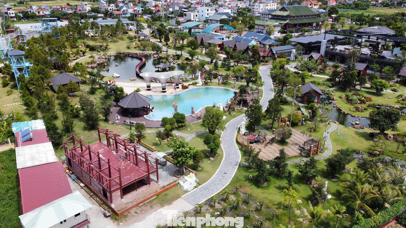 Gần một tháng sau chỉ đạo của Chủ tịch UBND TP Hải Phòng về việc tháo dỡ hàng loạt công trình vi phạm trên đất nông nghiệp tại huyện Kiến Thụy, đến nay một số công trình đã được chủ đầu tư tháo dỡ nhưng thực hiện chưa triệt để.