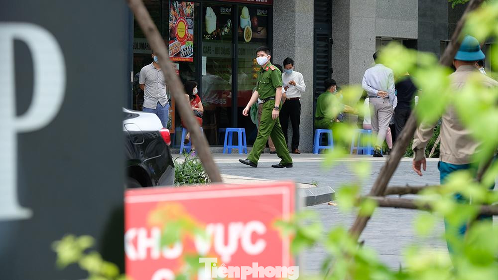 Tổng cộng có 1.909 hộ dân và 5.752 cư dân sinh sống trong 4 toà chung cư này.