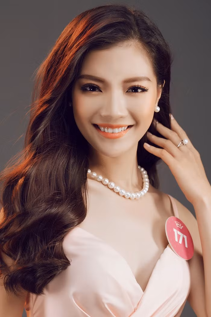 Thí sinh HHVN 2018 diện đầm dạ hội, đeo trang sức ngọc trai đẳng cấp ảnh 13