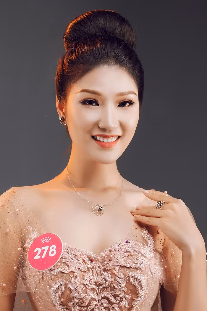 Thí sinh HHVN 2018 diện đầm dạ hội, đeo trang sức ngọc trai đẳng cấp ảnh 11
