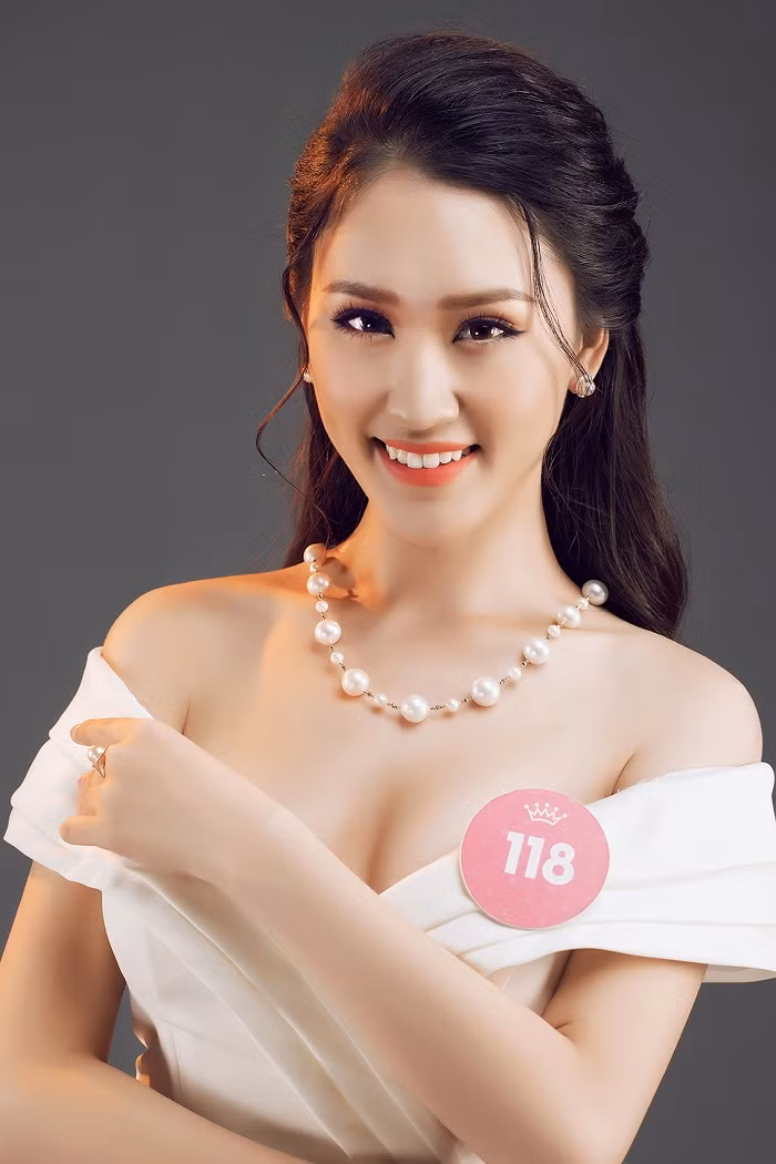 Thí sinh HHVN 2018 diện đầm dạ hội, đeo trang sức ngọc trai đẳng cấp ảnh 3