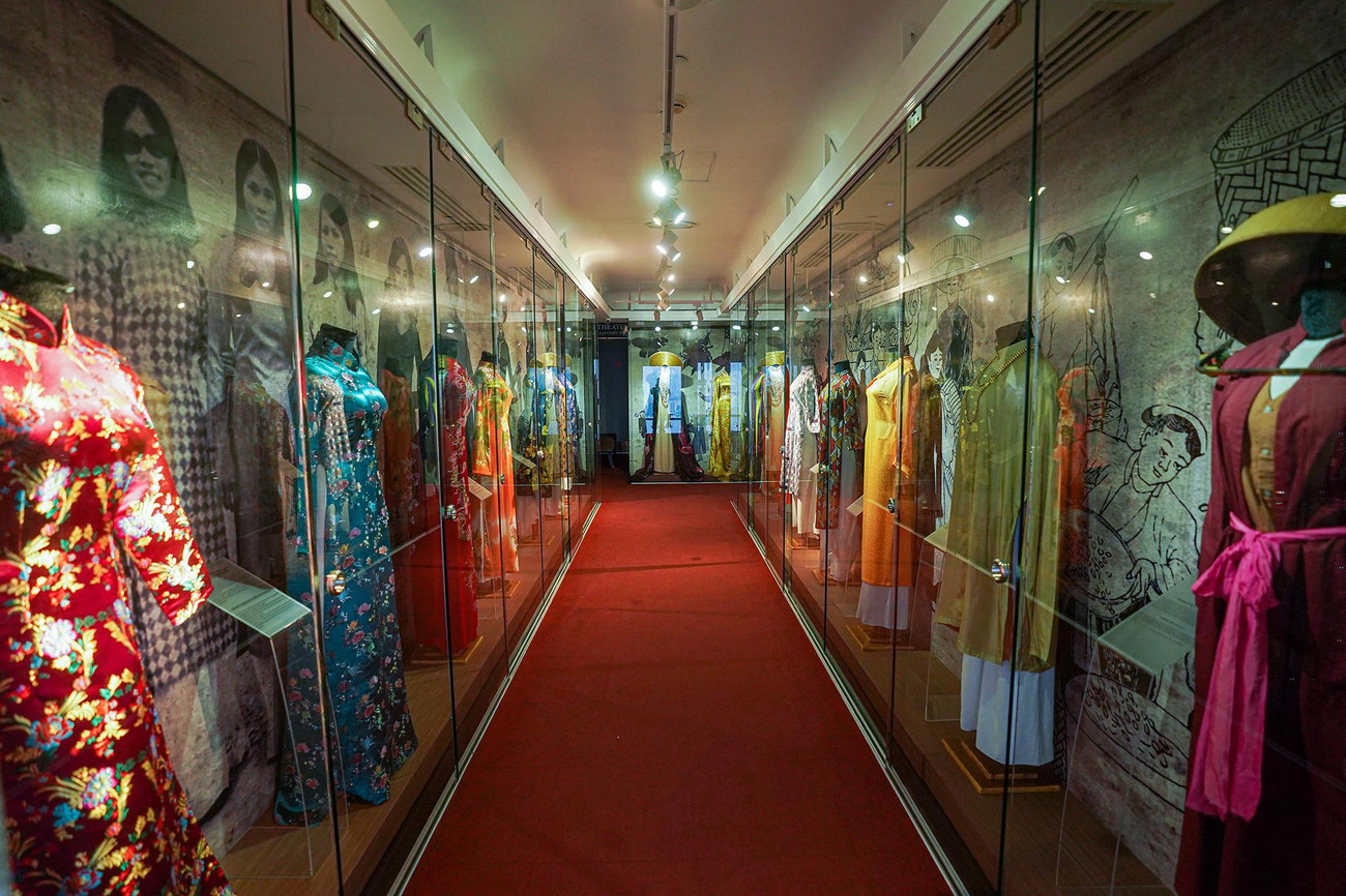 Tại đây có một bảo tàng áo dài giúp du khách hiểu hơn về quá trình phát triển của áo dài Việt Nam.