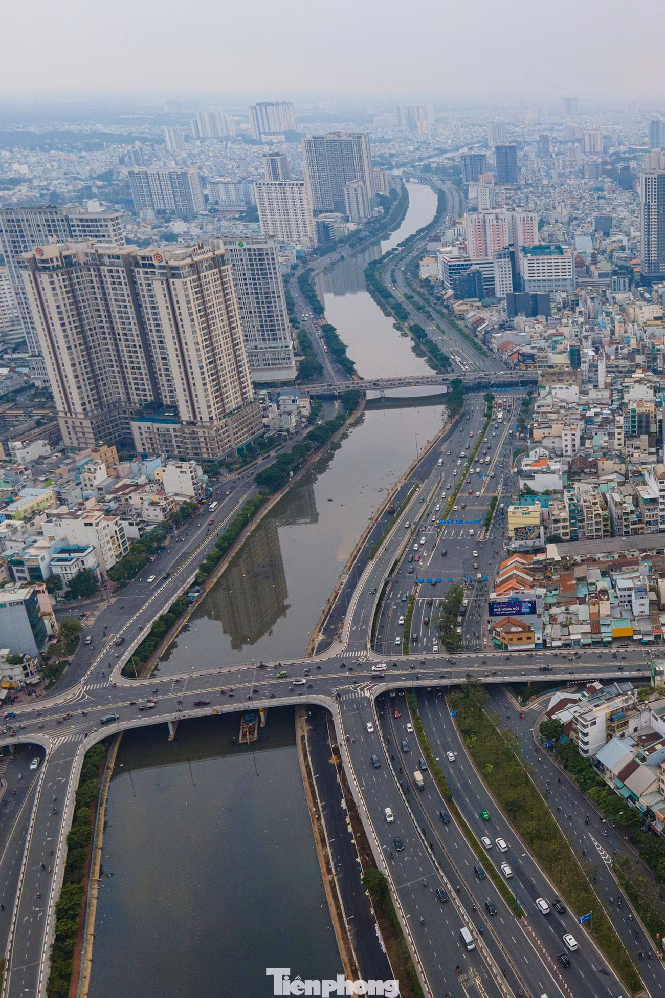 Nhu cầu đi lại ngày càng lớn nên TP HCM tính kéo dài đường Võ Văn Kiệt thêm khoảng 5 km tới huyện Đức Hòa, tỉnh Long An, để tăng kết nối vùng.