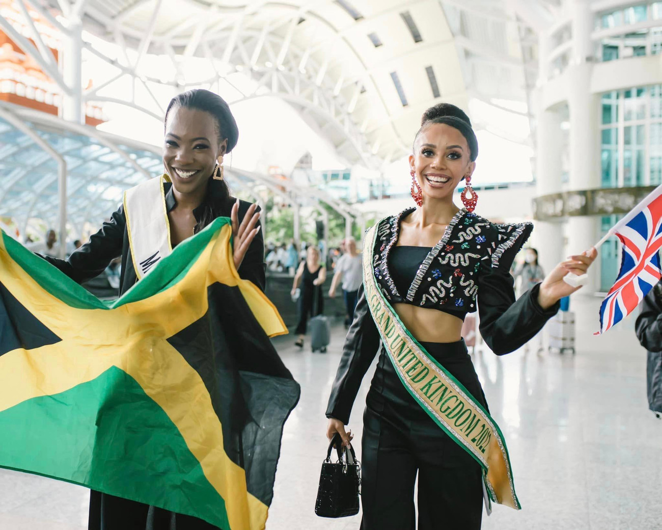 Mặc dù vậy, việc phần thi áo tắm bị huỷ bỏ đã khiến các khán giả tỏ ra thất vọng. Nhiều fan sắc đẹp cho rằng phần thi áo tắm vốn là đặc sản của Miss Grand với nhiều màn trình diễn ấn tượng nên việc huỷ bỏ phần thi này sẽ làm giảm sức hút của cuộc thi năm nay. Ảnh: MGI.